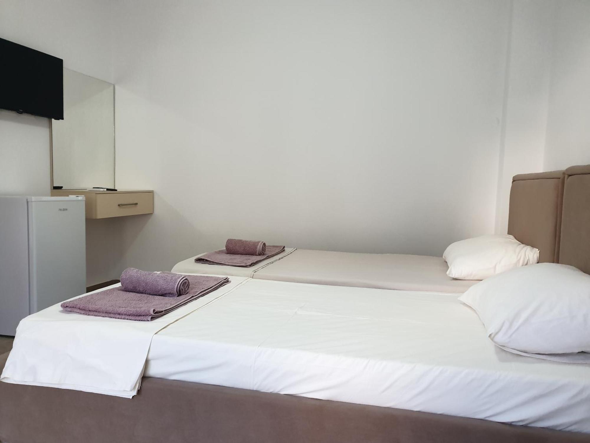 Rooms By George เดอร์มี ภายนอก รูปภาพ