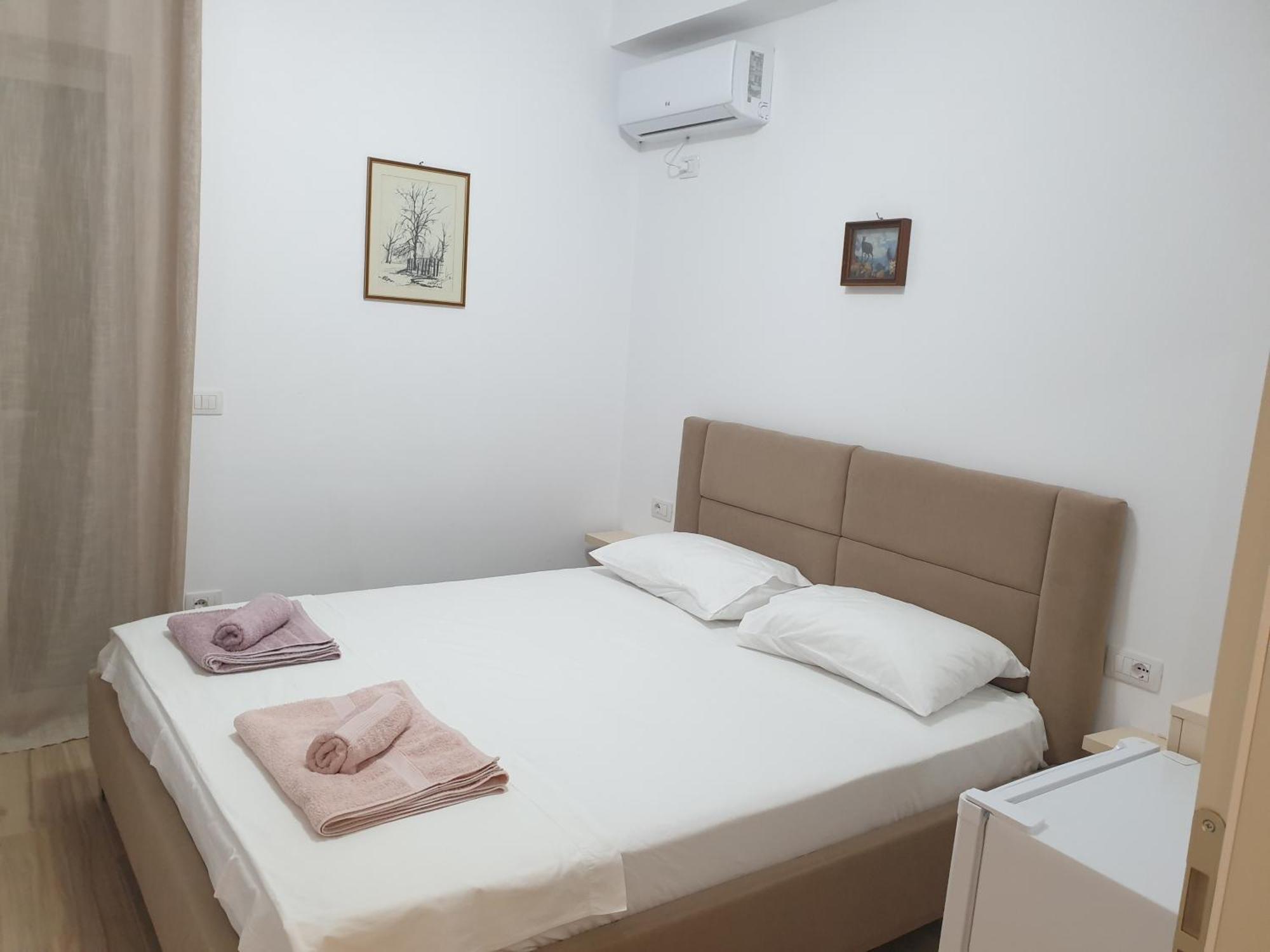 Rooms By George เดอร์มี ภายนอก รูปภาพ