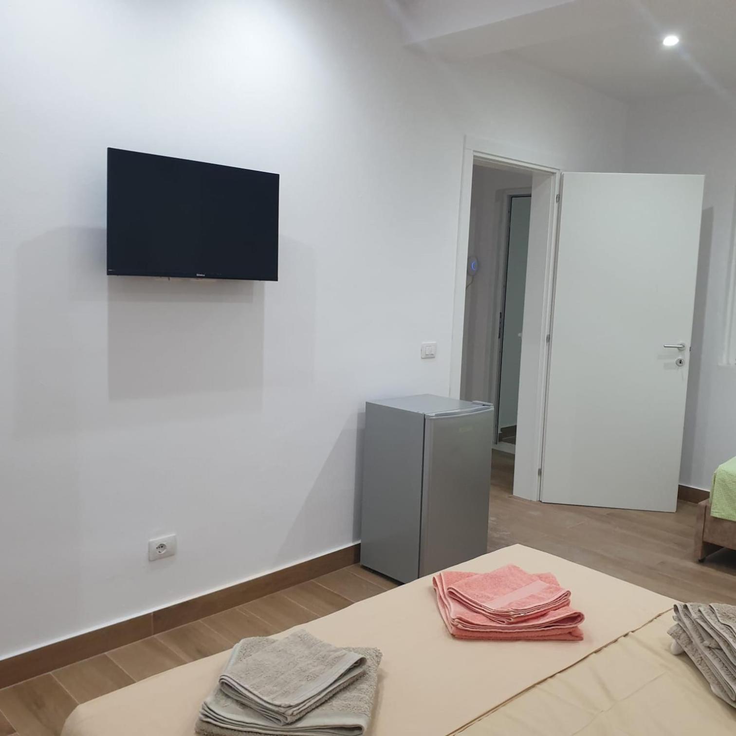 Rooms By George เดอร์มี ภายนอก รูปภาพ